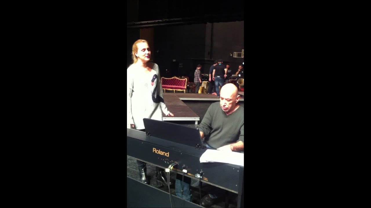 Ezgi Ay&ccedil;e & Turhan Y&uuml;kseler - Aynalar