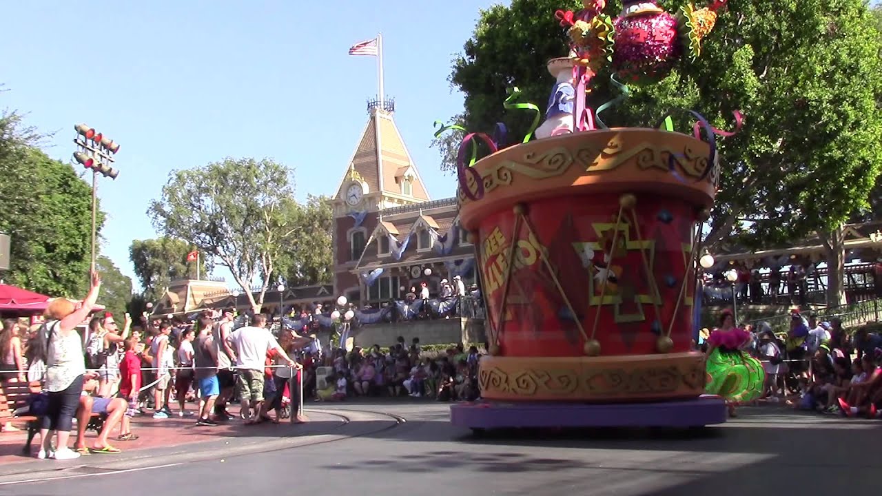 Disneyland Park- Mickey's Soundsational Parade