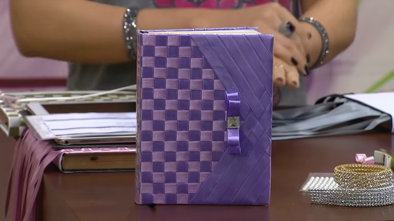 Mulher.com - 10/09/2015 - ‎Bíblia‬ encapada com fitas - Valeria Soares PT1