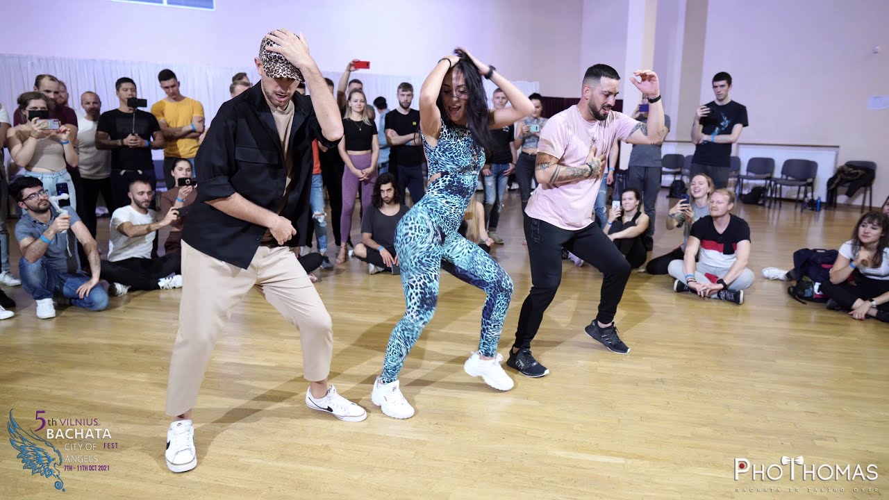 Daniel y Desiree & PhoThomas 😍 PEPAS 💥 &bull; Bachata Footwork &bull; 2021