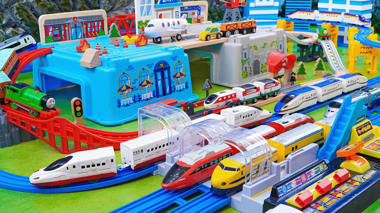Plarail Shinkansen & Tomica Building ☆ A Running Test on Hape Super Cityscape Transport Bucket