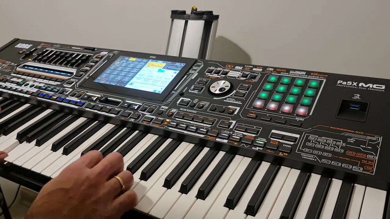 Korg pa5x MG - playing in real time 2