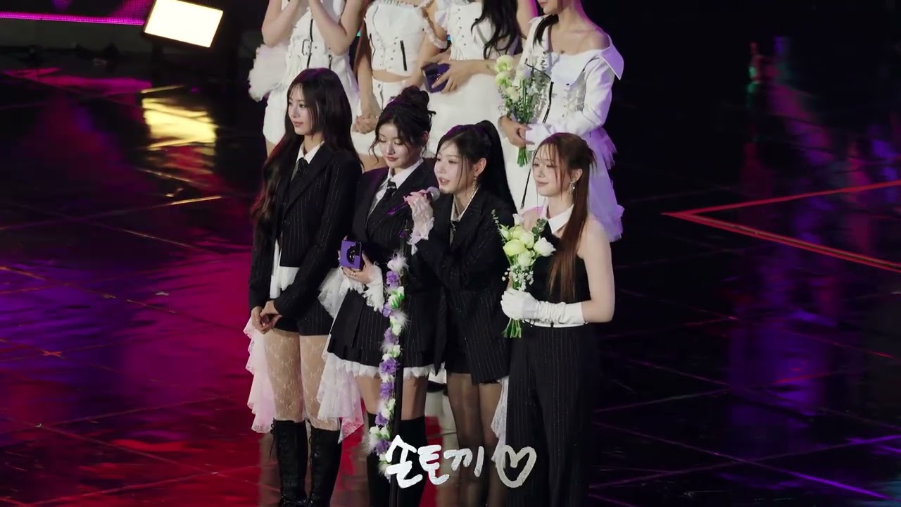 260211 디어워즈 찢은 라이트 블루 라벨상 주인공