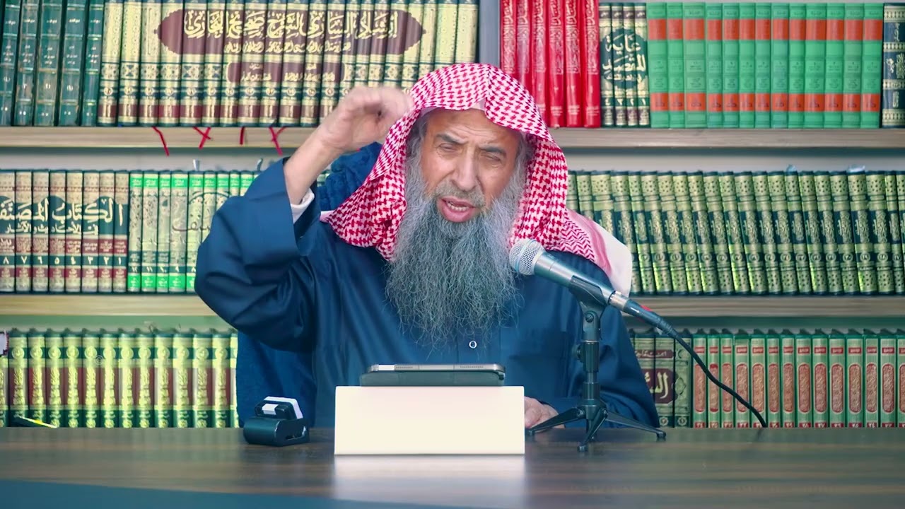 ما حكم الرجوع للتشهد الأول بعد الشروع في القيام للركعة الثالثة؟