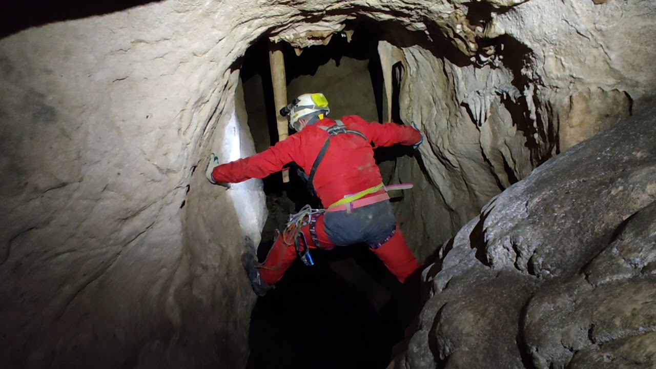 Pozo Pispirón. Febrero 2021. Asturias, espeleología.
