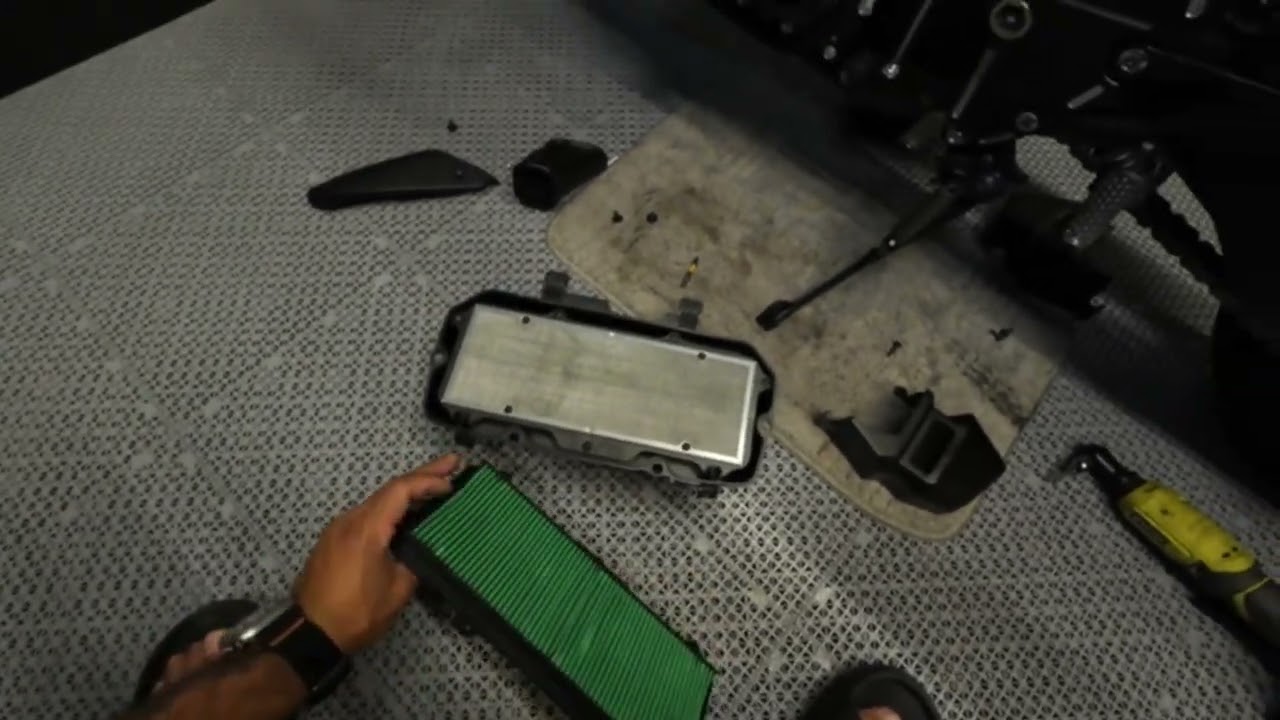 2021 HONDA CB1000R AIR FILTER INSTALL/REMOVAL