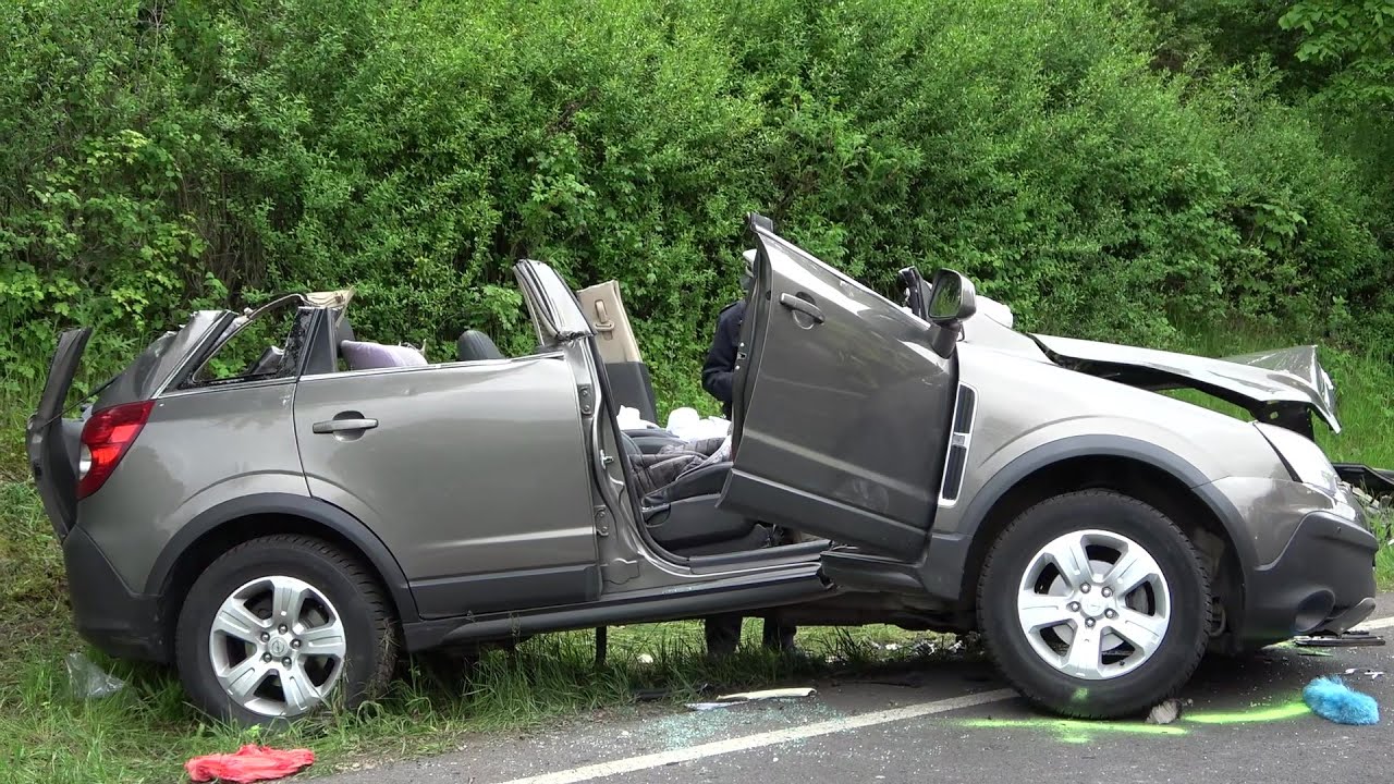 Frontalzusammenstoß 2 PKW - 2 Verletzte - Rettungshubschrauber in Rheinbach am 20.05.21 + O-Ton