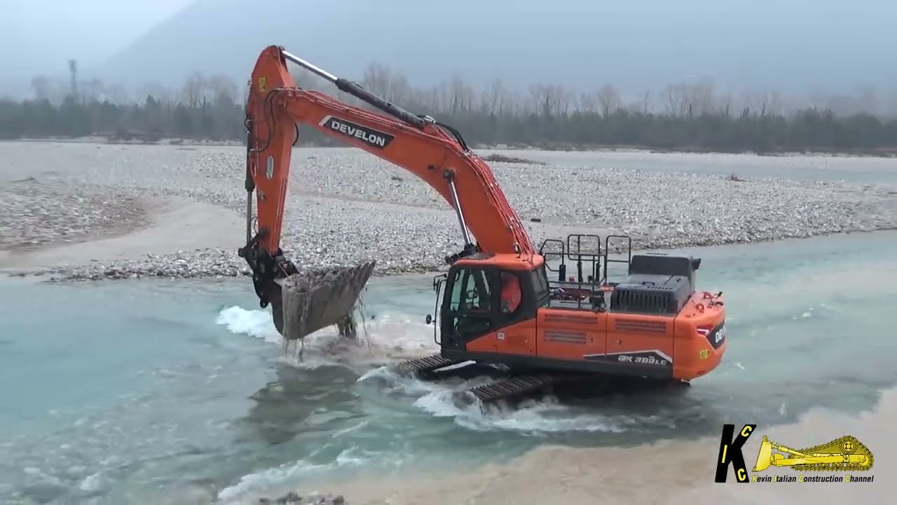 DEVELON DX380 EXCAVATOR Digging Gravel Under Water PT 2 #develon #excavator #heavyequipment #digger