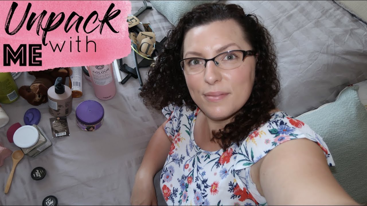 Unpack with Me! #1 - will there be hidden treasure?! | Down to Earth Beauty | Fun | WavyKate