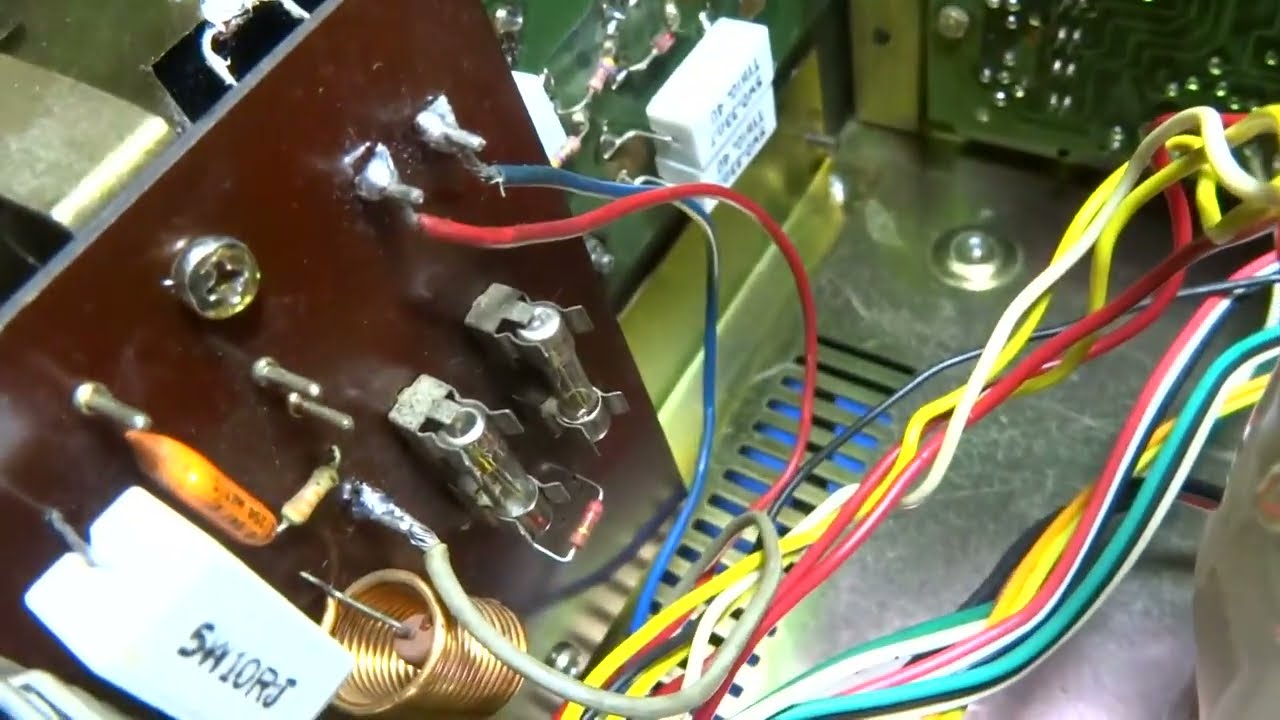 01 CYGNUS PA1800 AMPLIFICADOR AUDIO RIPPLE SINCRONO AGRAVADO PELOS FUSÍVEIS NO DC DA FONTE.