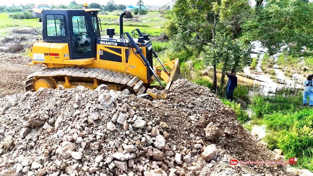 New Shantui DH17C3 Dozer Skills Pushing Stones & Dump Trucks Filling Corner Land Complete Processing
