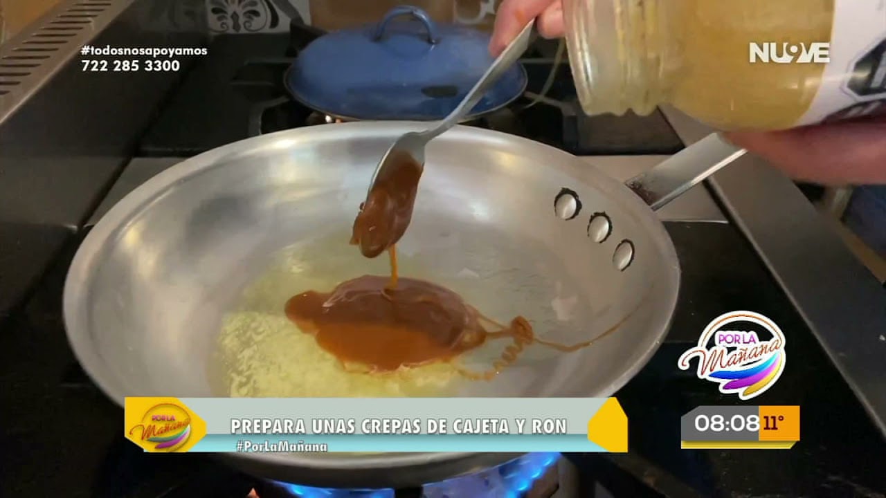 Crepas de cajeta y ron ll con Roberto Daniel.