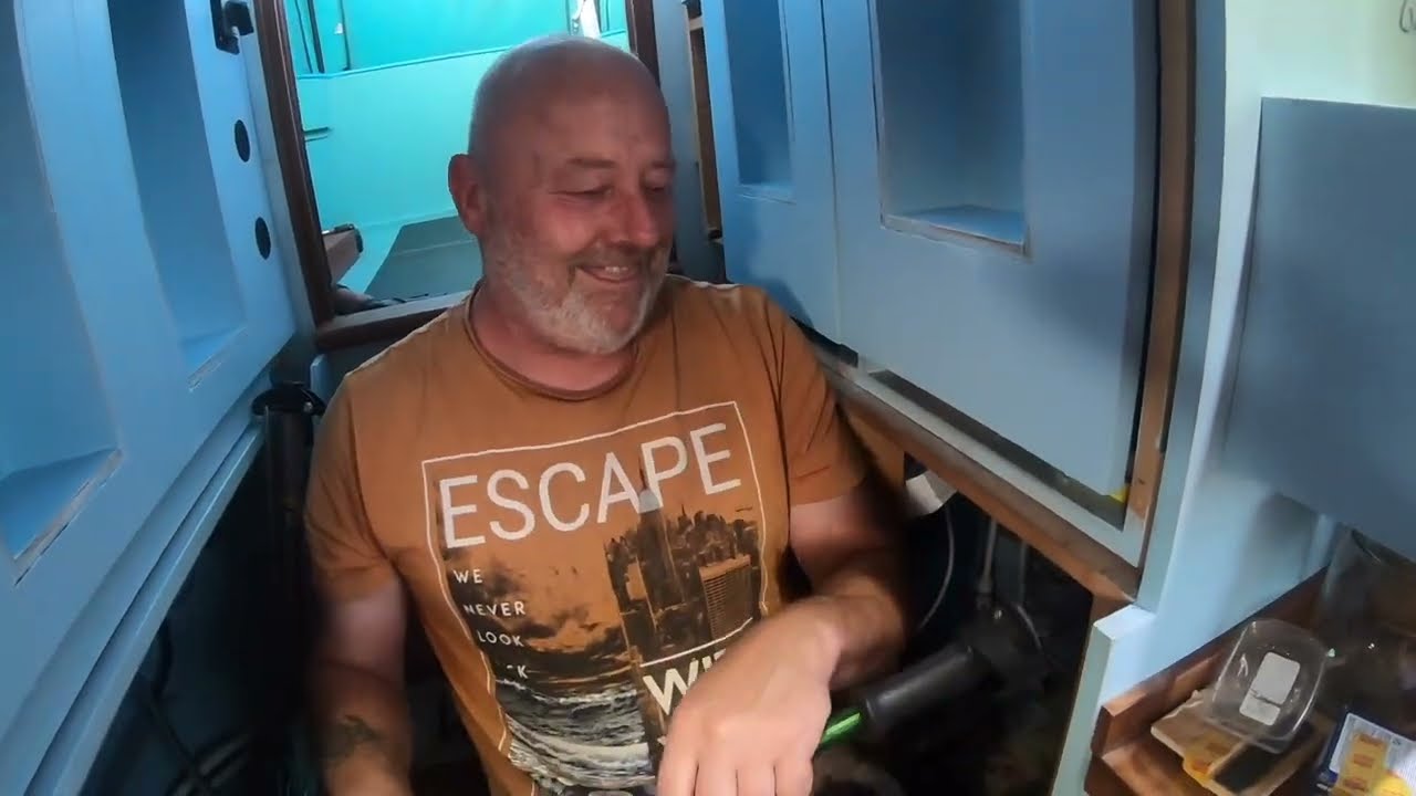 VLOG 126, Narrowboat fit out -  Stern cupboard doors and fitting the fronts on the galley units