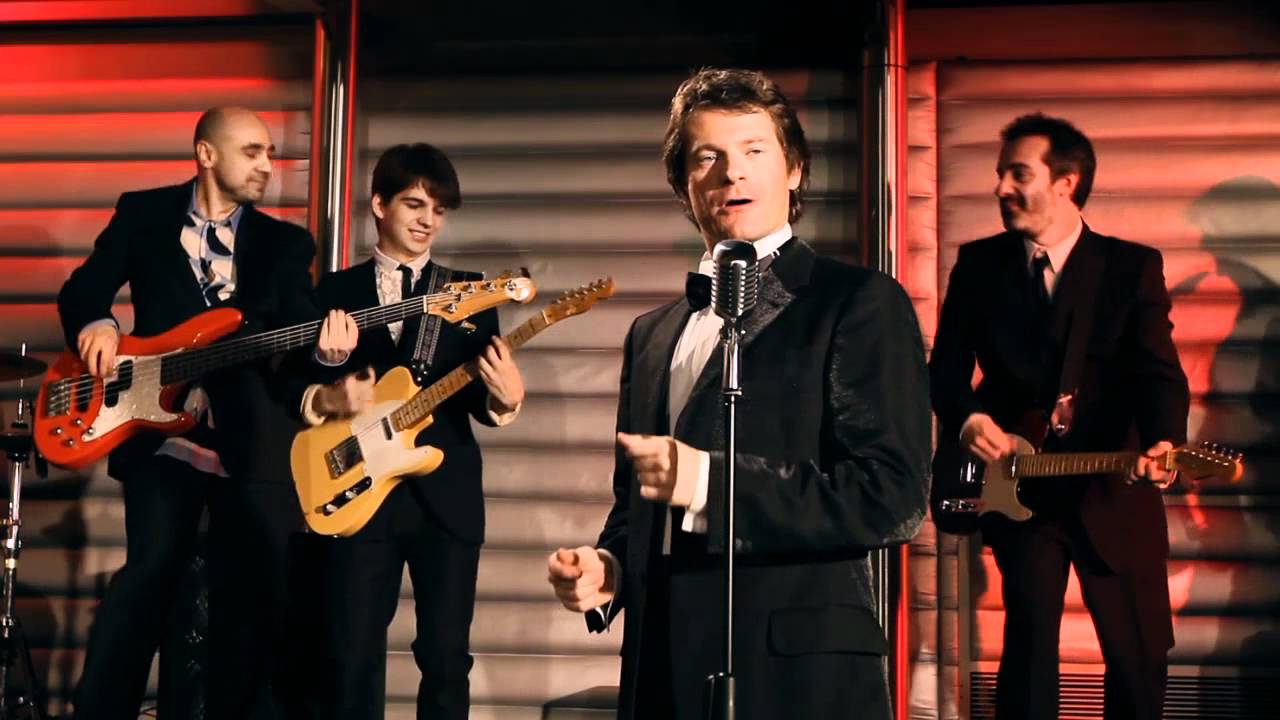 Stefano Signoroni & The MC Band - Music to watch girls by [Official Video]