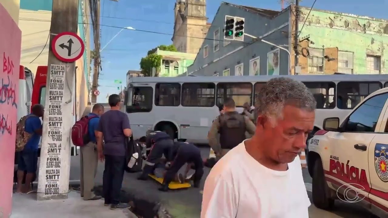 Acidente entre moto e bicicleta é registrado no Centro de Maceió - 27/02/2026
