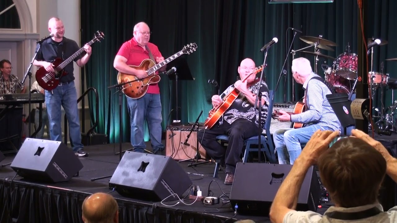 Paul Moseley joined on the main stage at CAAS 2023 by the amazing Tommy Emmanuel