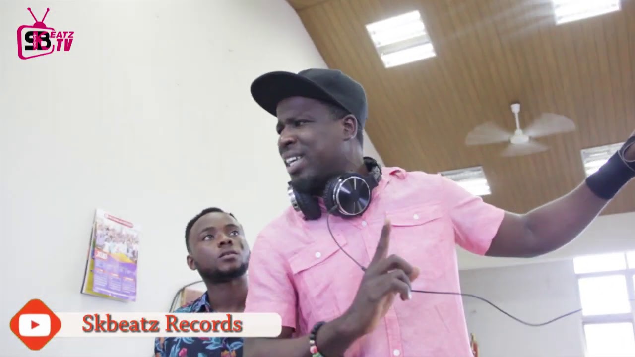 FRANCIS OSEI Caught on spot with  KOFI EMMA Coaching and sharing ideas for SAMMIE OBENG'S...