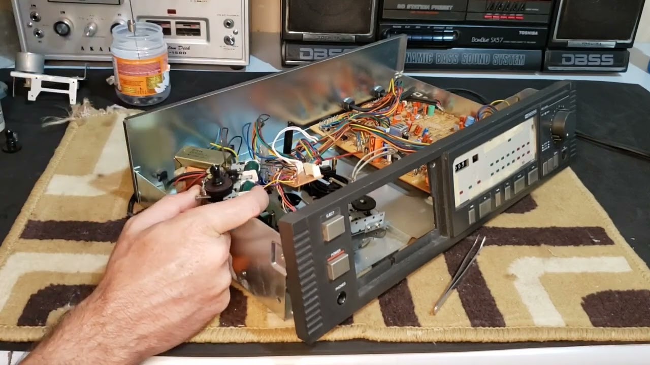 Tape deck Gradiente SD-II: Manutenção no mecanismo e detalhes de funcionamento.