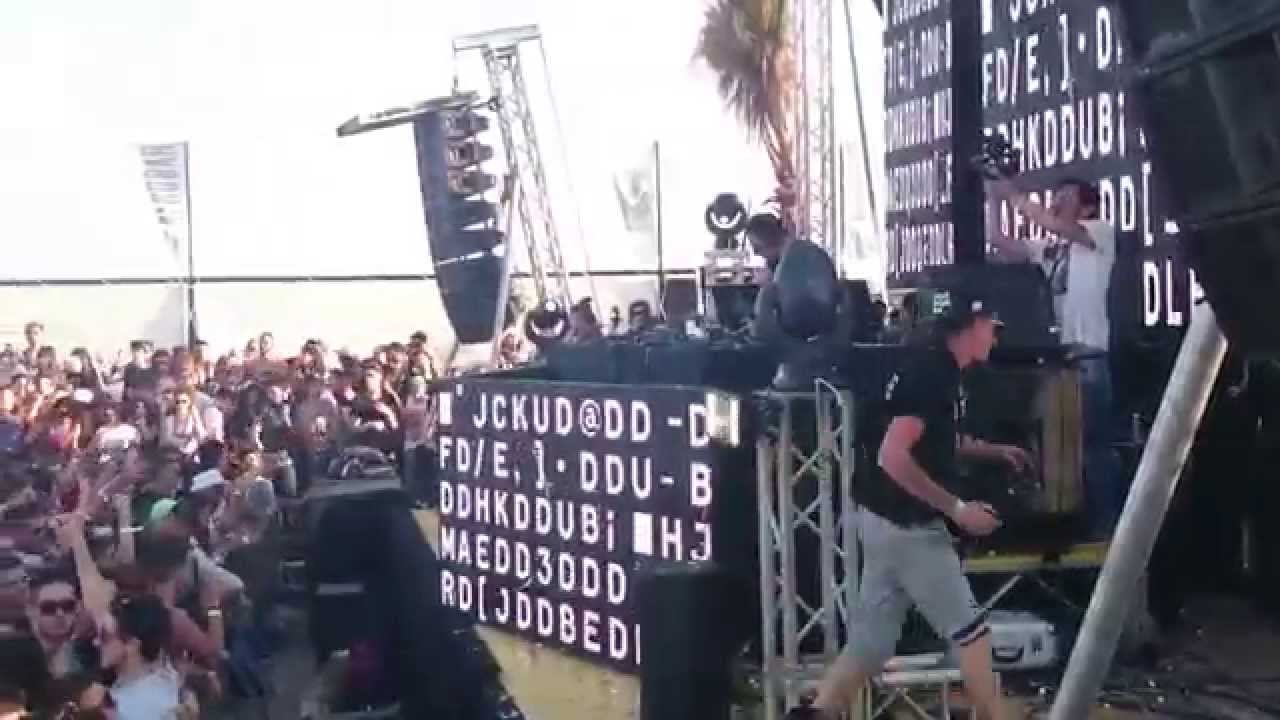 ONE DAY @ Afrobar Catania FIRE  opening set Dubfire