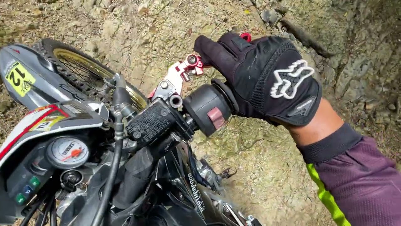 Mencoba jalur kapolres di musim hujan begini jadinya #automobile #scross #klx150 #enduro #adventure 
