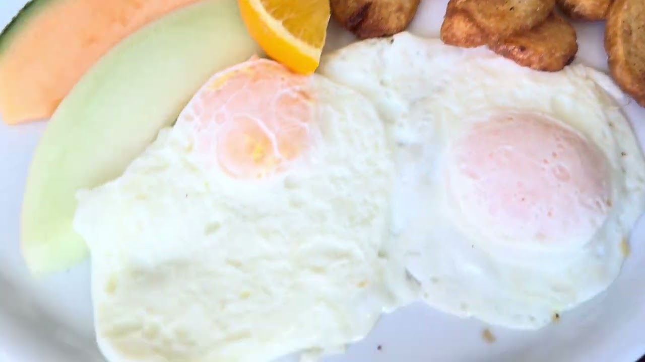CANADA : MON ENDROIT PRÉFÉRÉ POUR LE PETIT-DÉJEUNER DU DIMANCHE. #œufs #œuf #pain #beurre