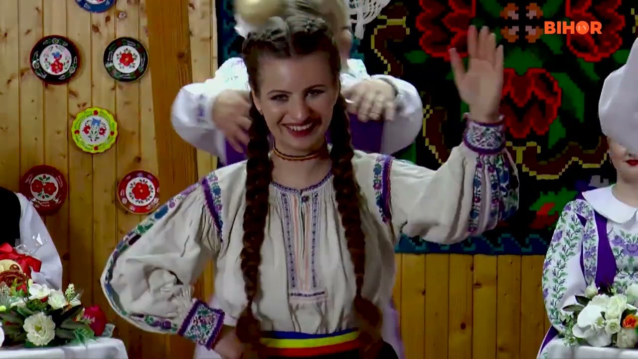 Teofana Deac - Sara trecând ulița