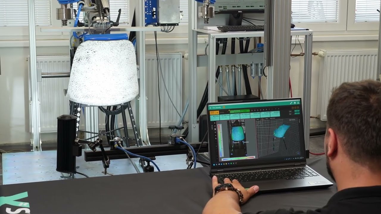 Video extensometer with 3D system for component testing