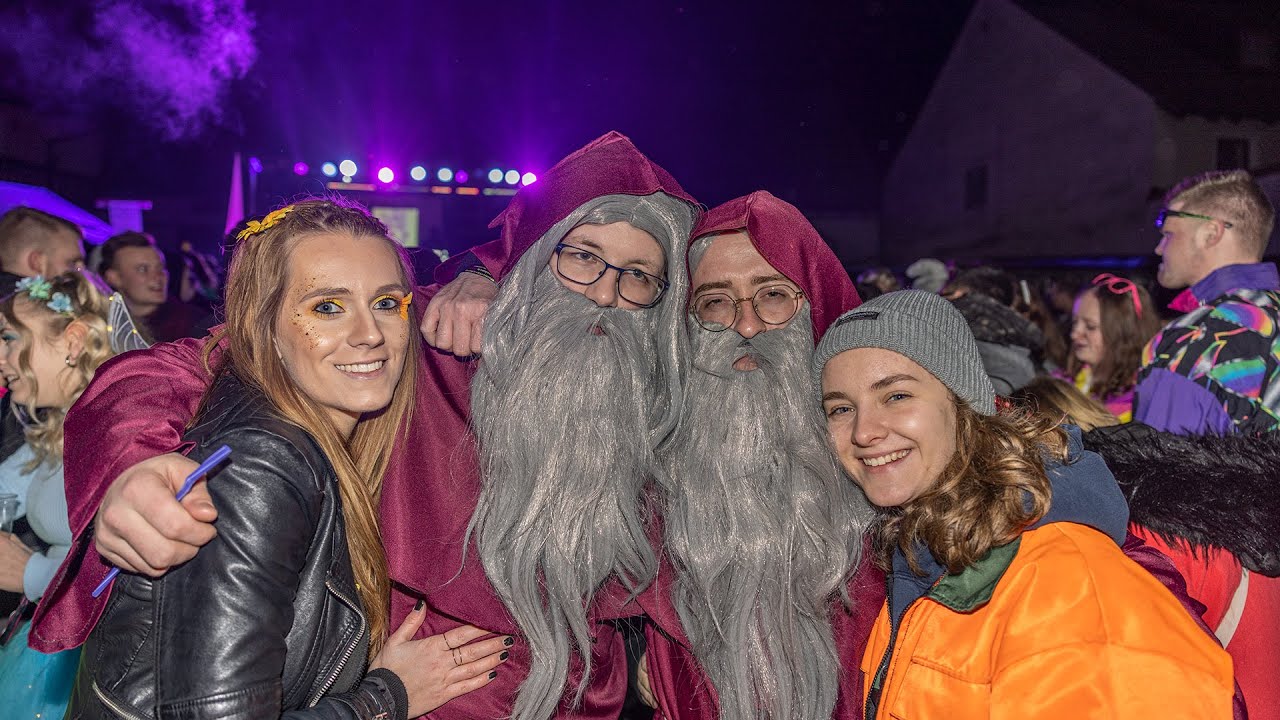 Weiberfasching Moosbach 2023: Endlich wieder Nascha Pfinsta