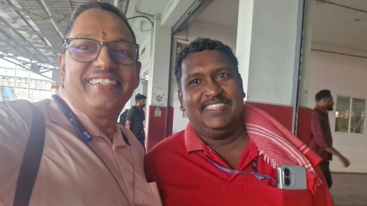 സമൂഹത്തിലെ മനുഷ്യസ്നേഹികൾ. എറണാകുളം ജംഗ്ഷൻ റെയിൽവേ സ്റ്റേഷനിലെ ശ്രീ. രതീഷ്.