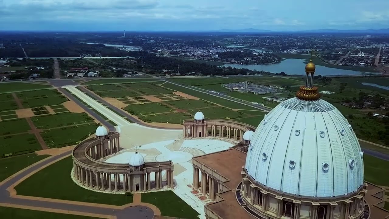 Allons à Yakro - YAMOUSSOUKRO LA VILLE PROMISE