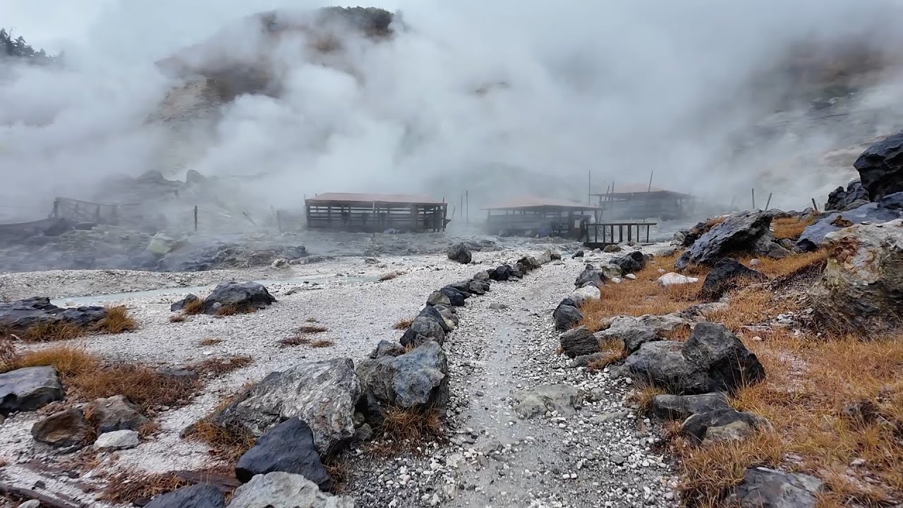 Exploring Tamagawa Onsen in Akita! Strongly Acidic Hot Springs & Natural Geothermal Bath | VLOG