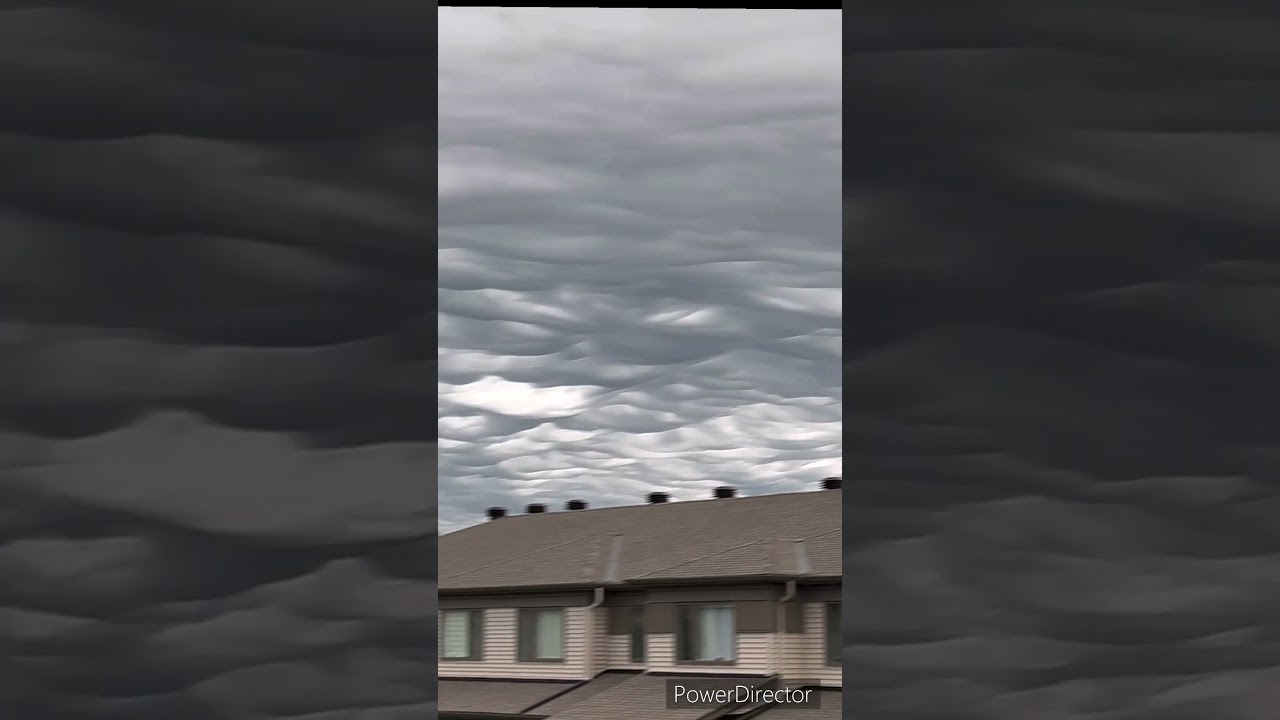 #clouds #asperitas #wave #ottawa wave-like structures in the underside of cloud(Undulatus asperatus)
