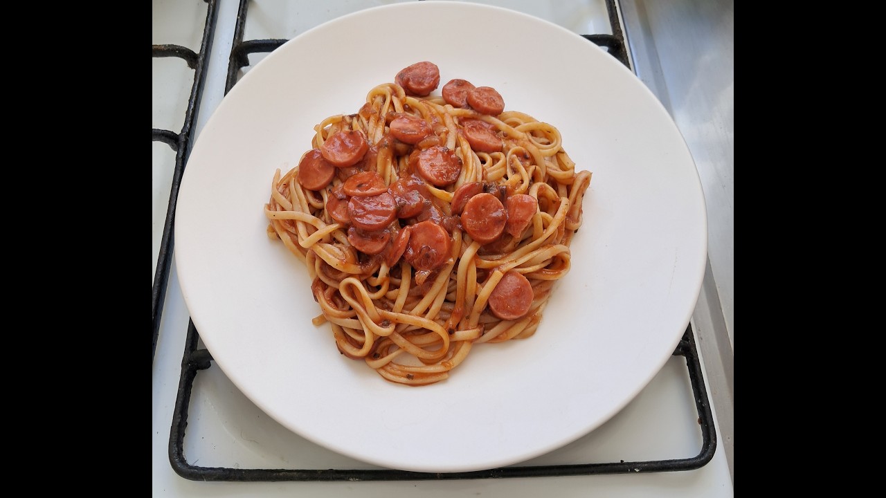 ¡Estos espaguetis con salchichas son super rápidos! ¡Solo 3 Ingredientes!