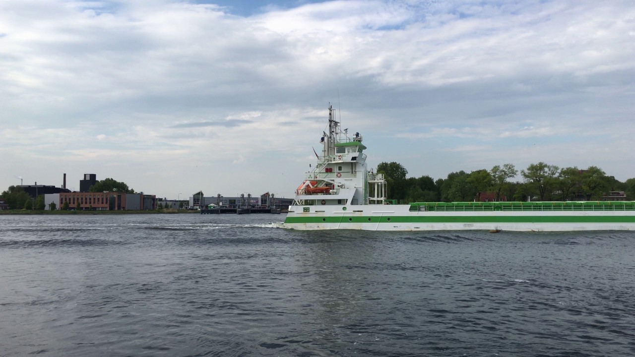 mv CFL Promise entering the port of Amsterdam