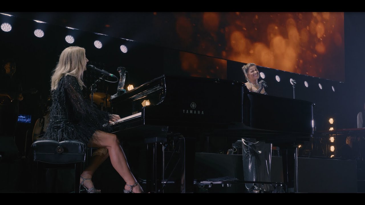 Sarah McLachlan & Nelly Furtado perform 