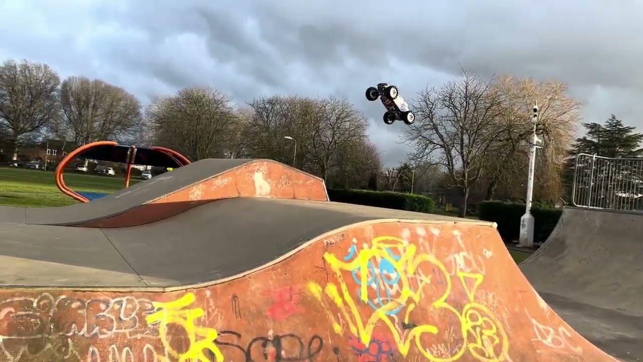 QUICK-RIP! The NITRO FTX Carnage Enters the Skatepark.. #rccar #rcbasher #nitrorc #ftxrc 