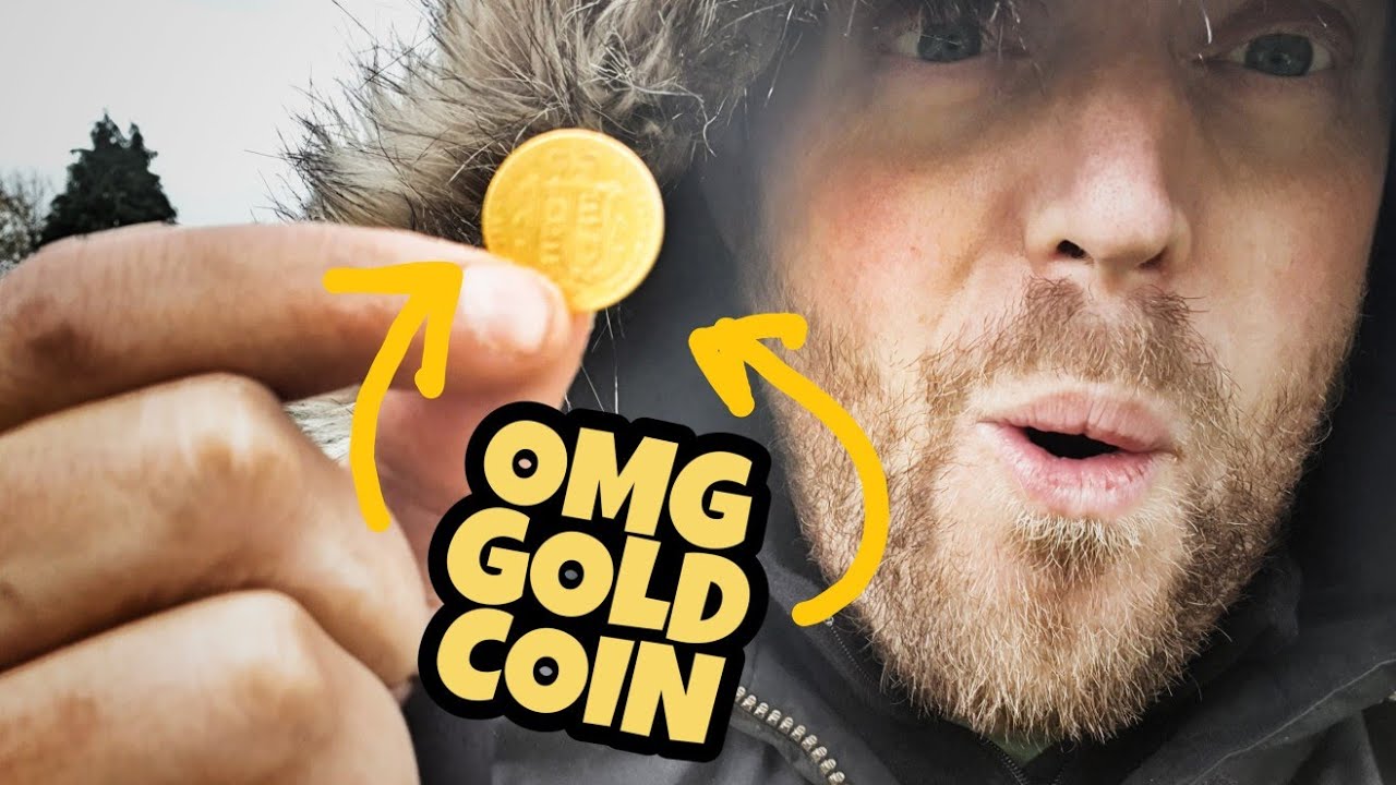 OMG Gold Coin Found On The Frozen Hall Grounds Metal Detecting UK