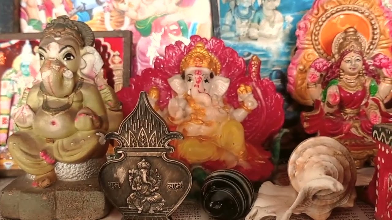 Temple in our homes: How many Gods do you find ? #templesofancientindia