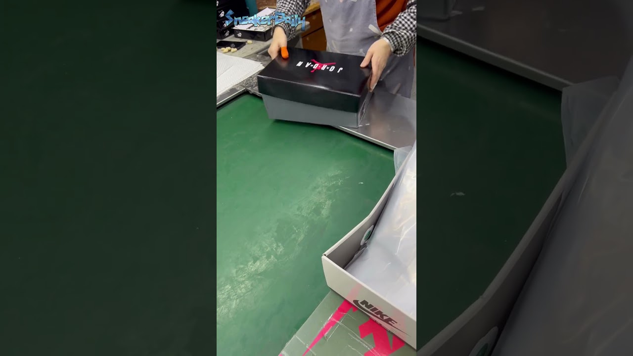 Jordan 11 &ldquo;Legend Blue&rdquo; &ndash; Factory Packaging Process 📦👟