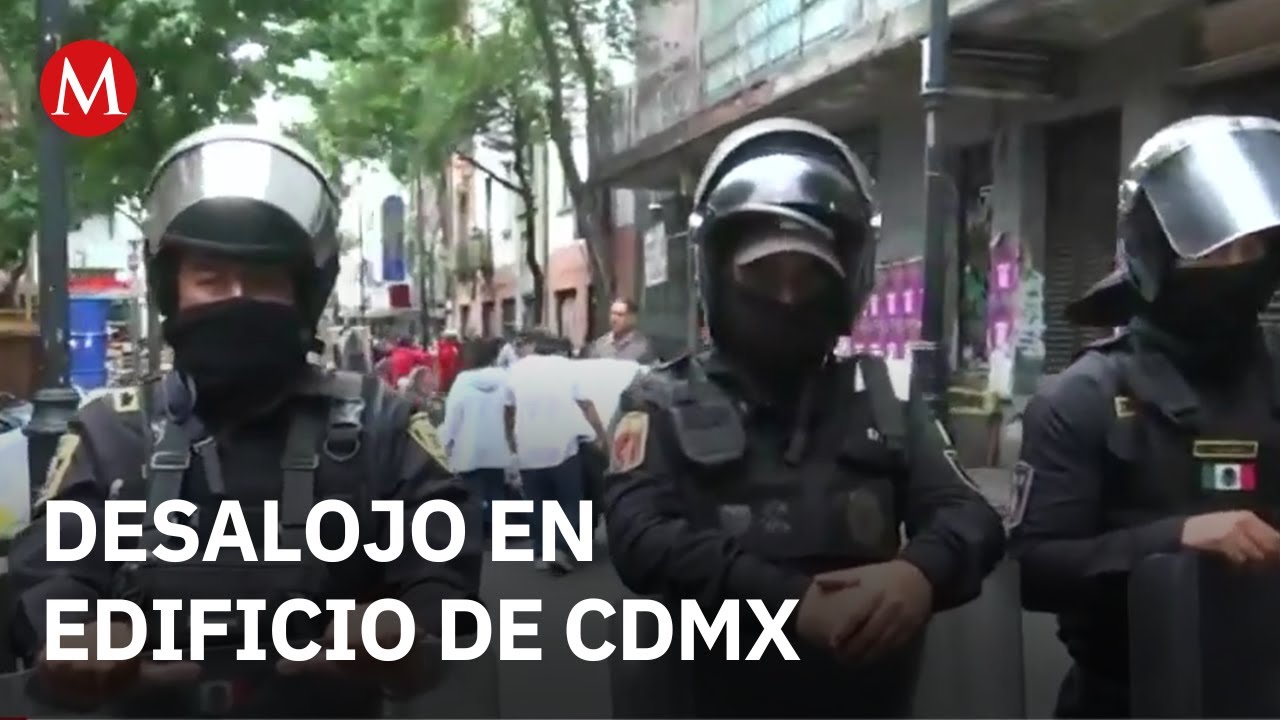 Desalojan a más de 10 familias en la calle República de Cuba, en CdMx