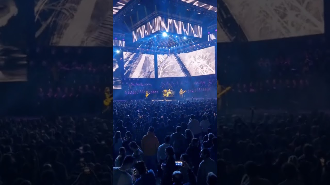 “Bir derdim var”Mor ve Ötesi🇹🇷🇦🇿İstanbuldakı konsertimizdən🇹🇷❤️ 