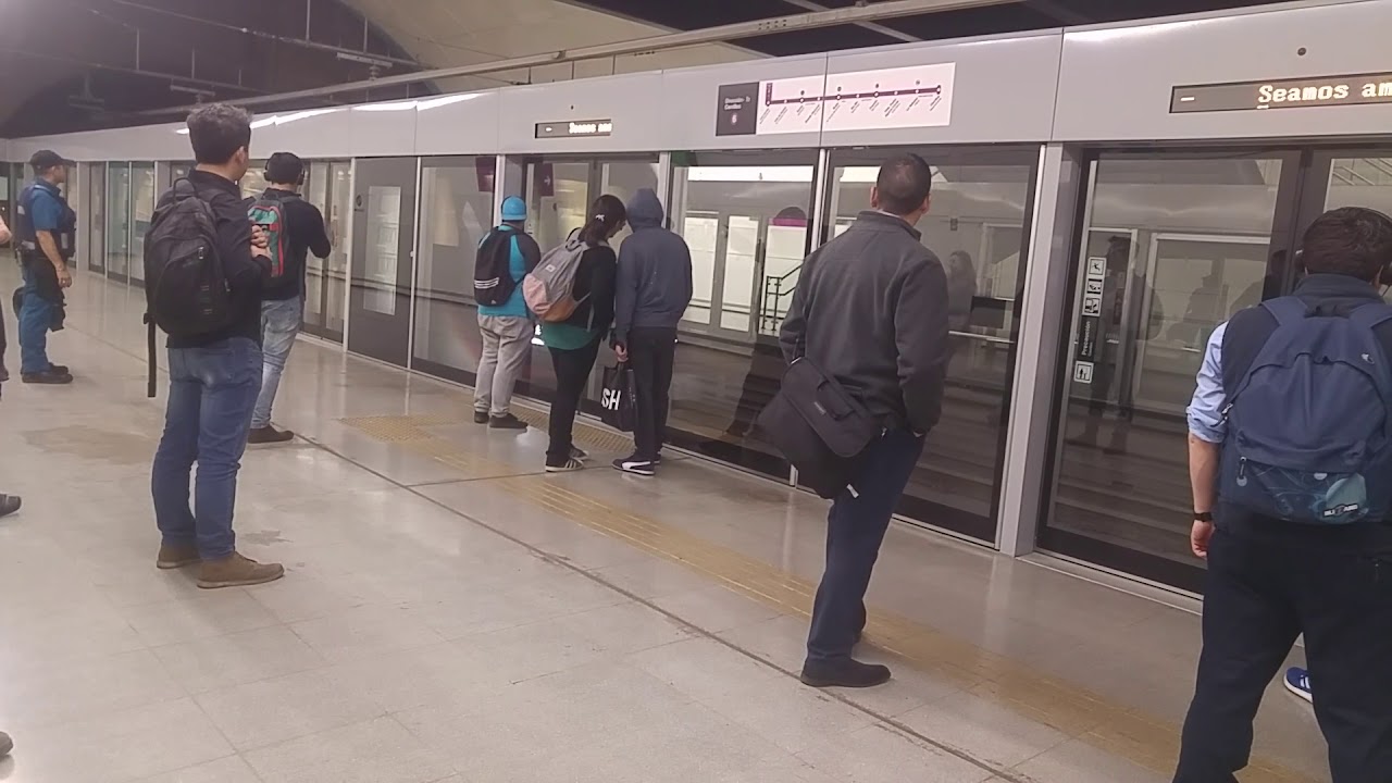 Llegada de Tren en Metro L&iacute;nea 6. Andenes protegidos con puertas autom&aacute;ticas sincronizadas 08/11/17