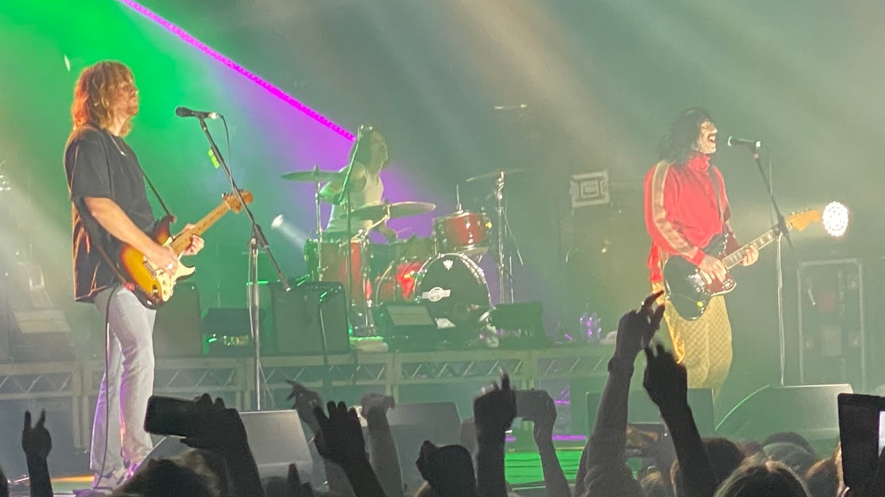 Sticky Fingers - Smoke Rings (Live at HBF Stadium)