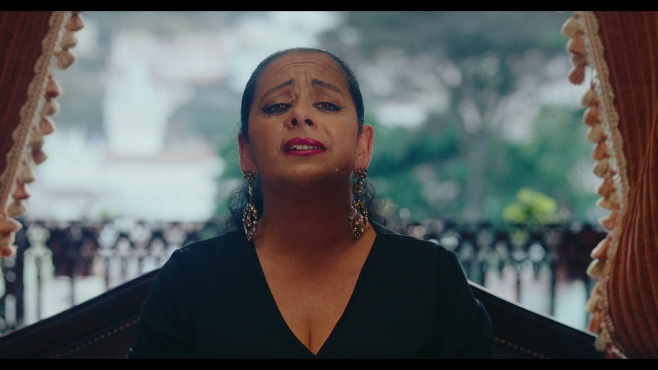 O Embuçado | Rosa Borges