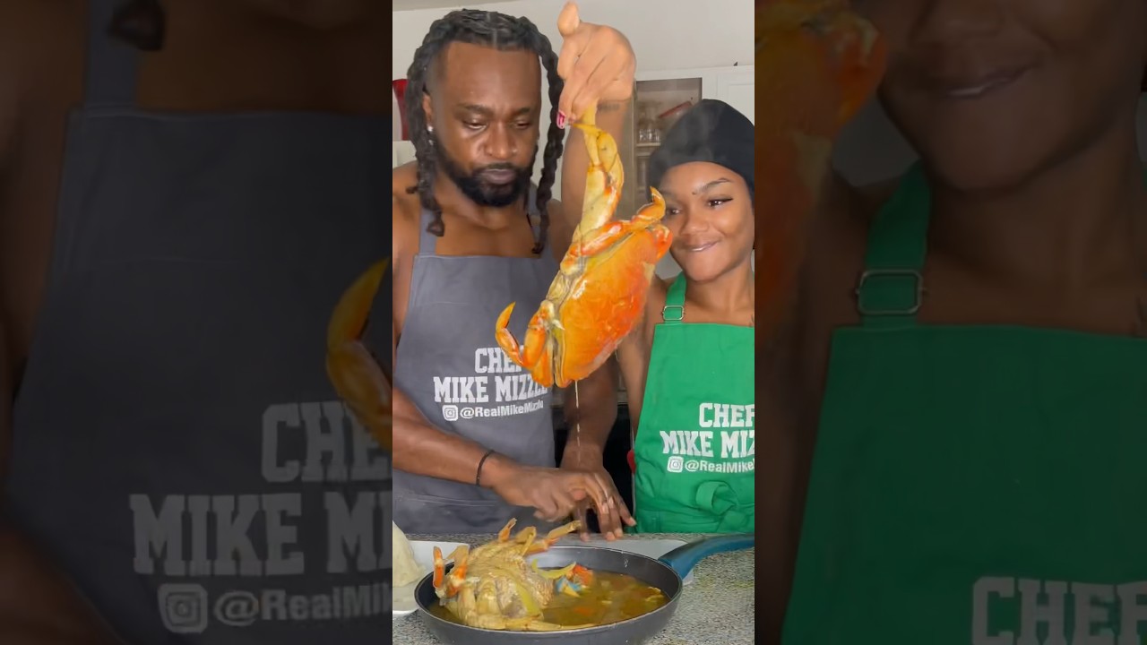 How to make Egusi soup &  pounded yam 😊🤤