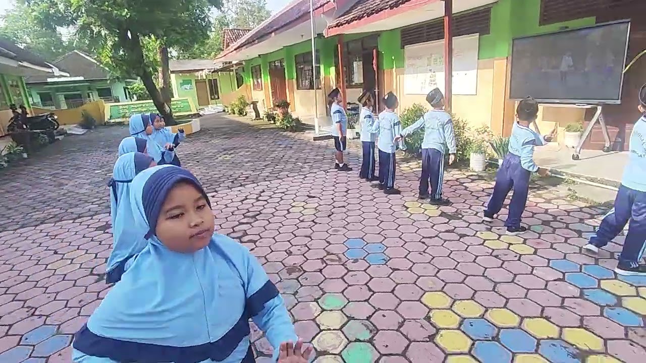 LATIHAN SENAM KREASI KELAS 3 UPT SDN TOGOGAN 02
