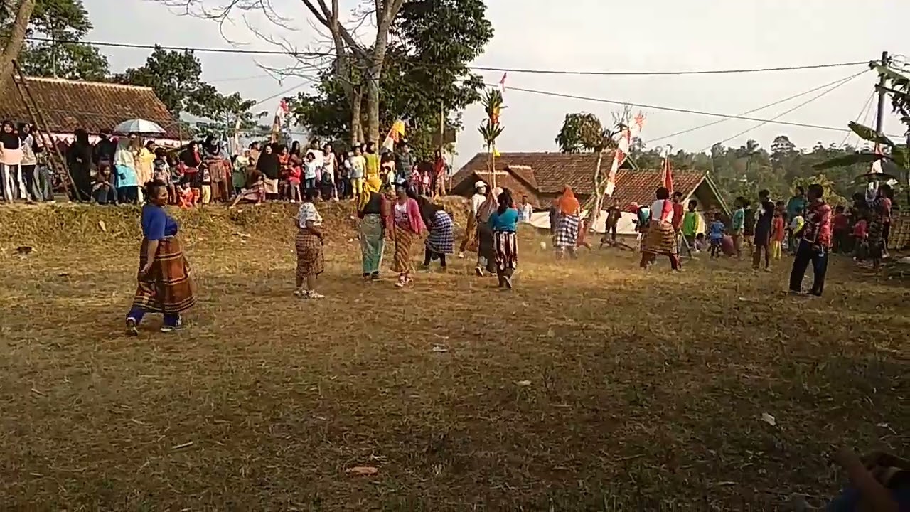 Sepak bola ibu ibu 