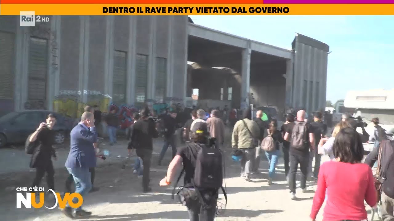 Dentro il rave party vietato dal Governo - Che c'è di nuovo 03/11/2022
