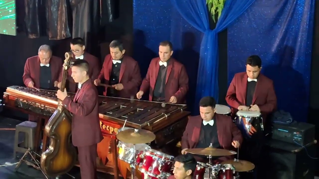 Por tus ojitos y la Tecpanequita Ensamble de Marimbas en San Lucas 2024 Marimba Gloria Tecpaneca