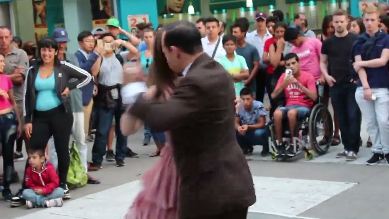 Argentina Real Life Tango Street Dance In Buenos Aires ( 2016 ) .